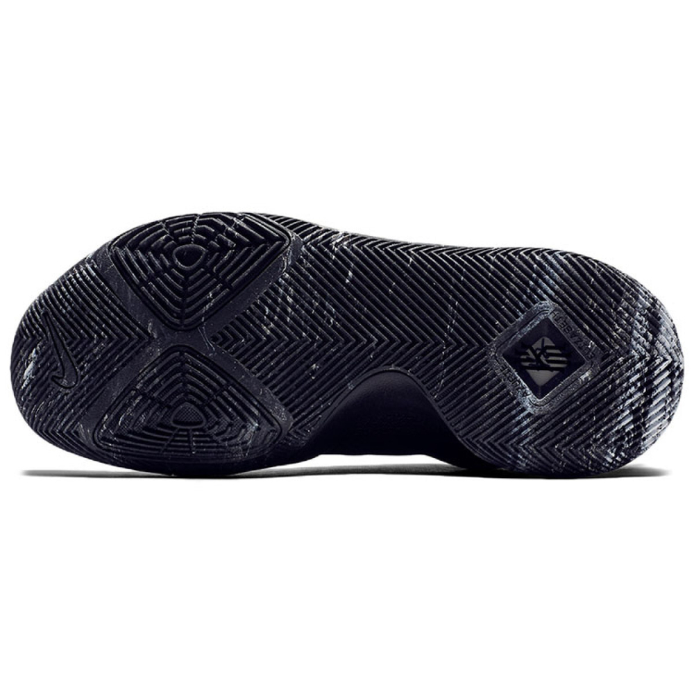 Nike Kyrie 3 Triple Black