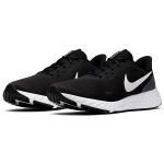 Nike REVOLUTION 5