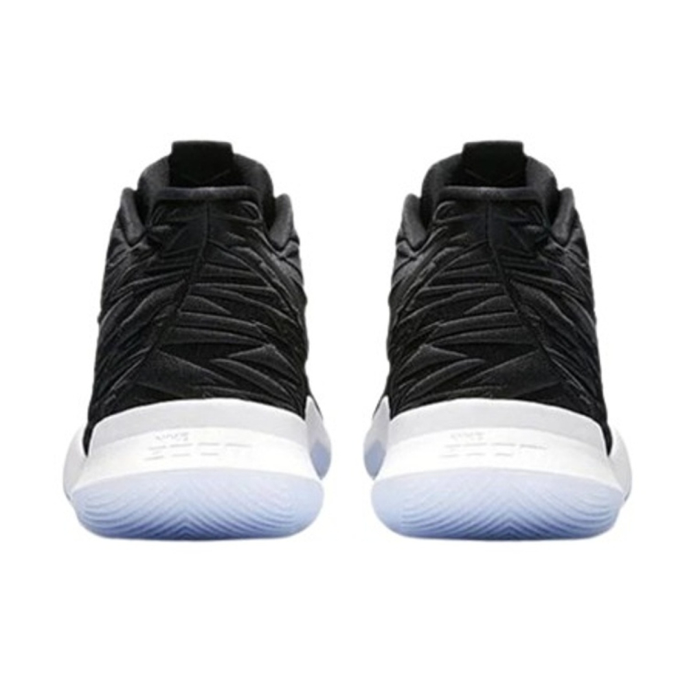 Nike Kyrie 3