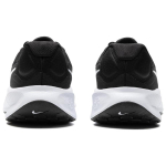 Nike REVOLUTION 7