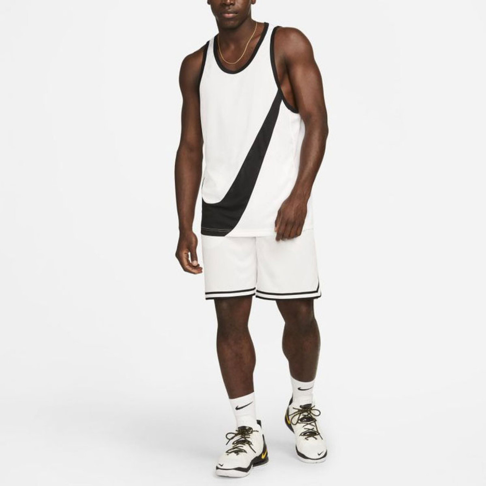 Nike Dri-Fit DNA Logo