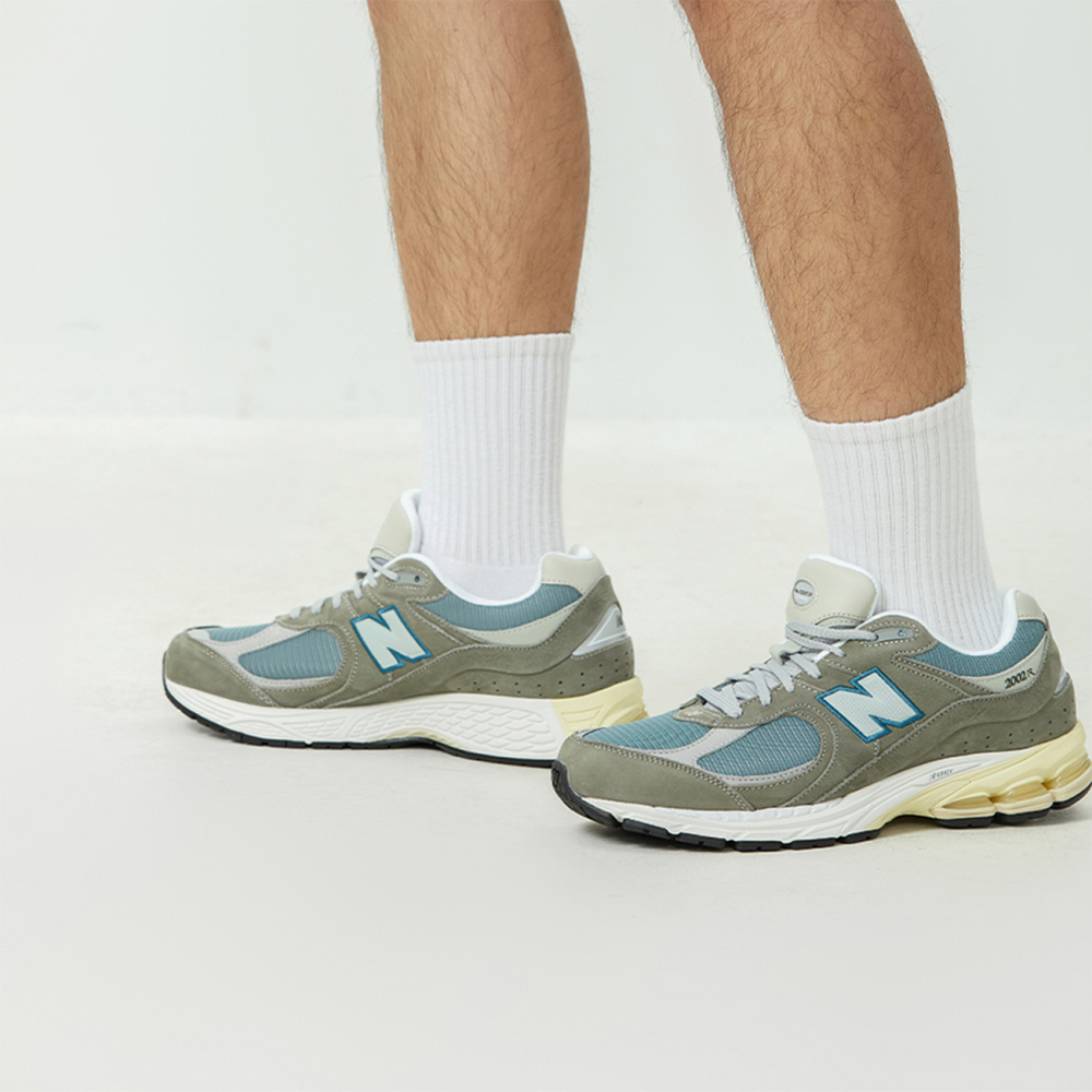 New Balance NB 2002R