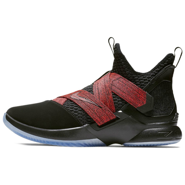 Nike zoom soldier 12