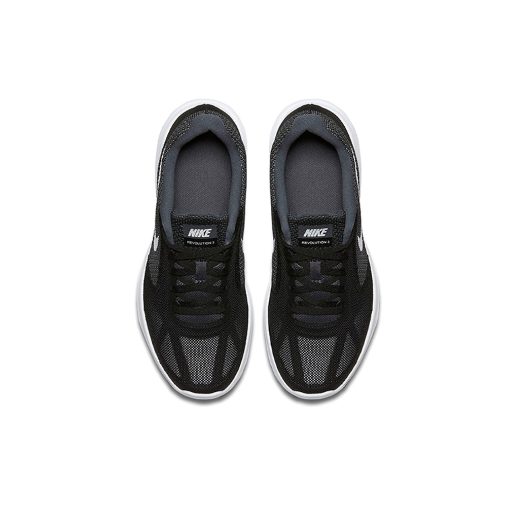 Nike REVOLUTION 3