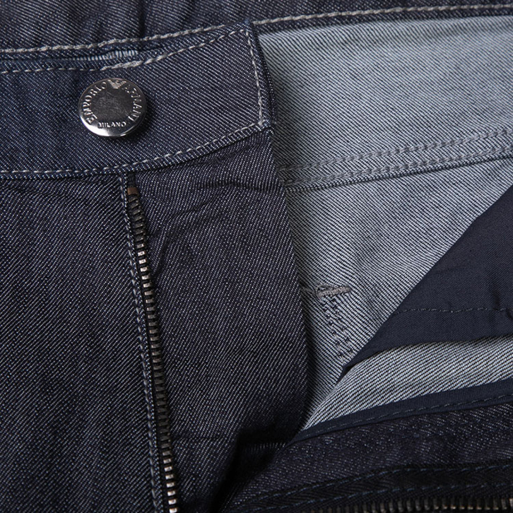 EMPORIO ARMANI FW21 Logo