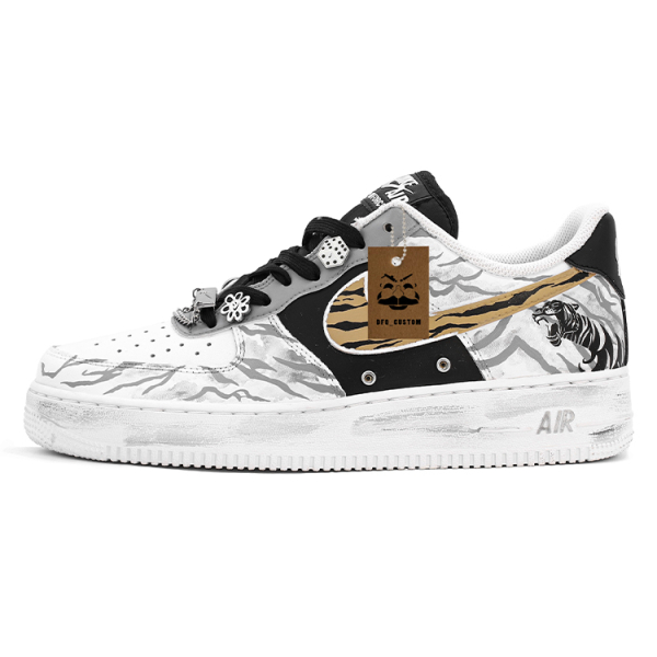 【 】Nike Air Force 1 07 vibe