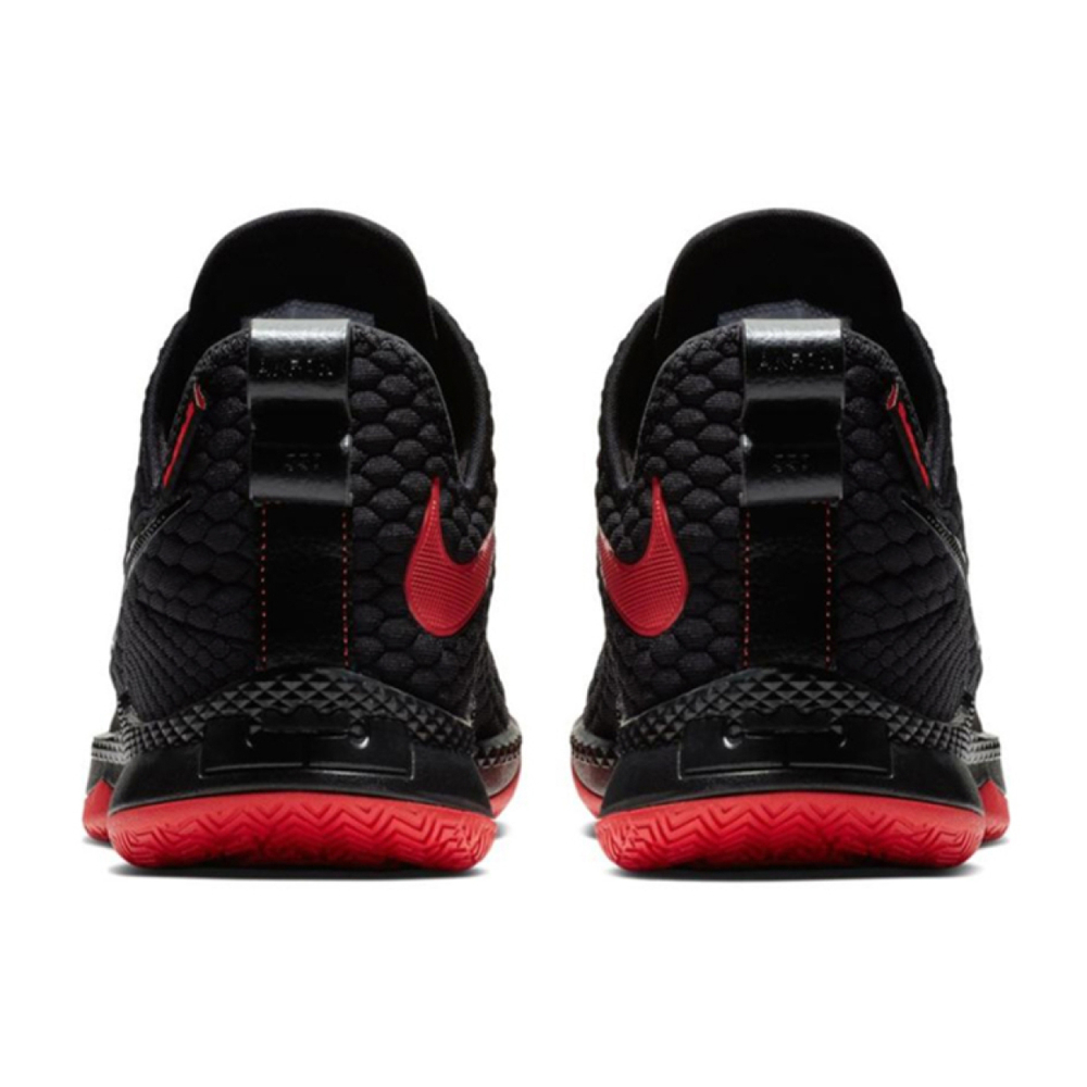 Nike Witness 3