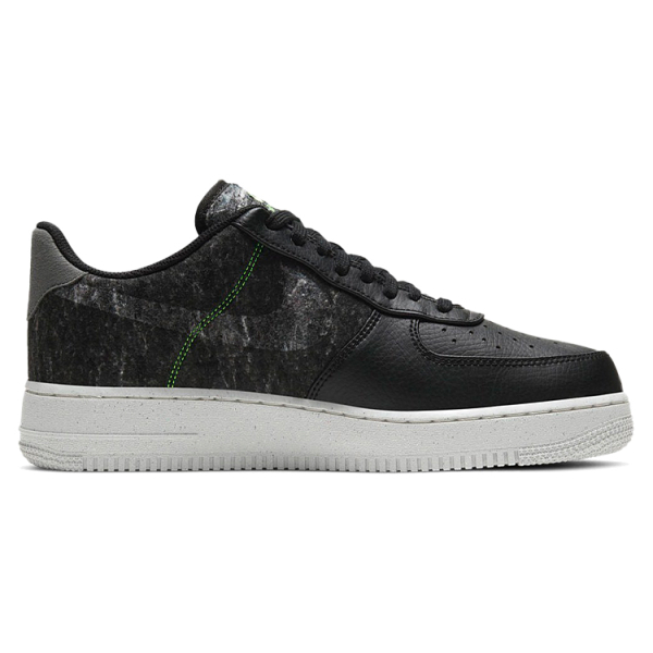 Nike Air Force 1 07 LV8