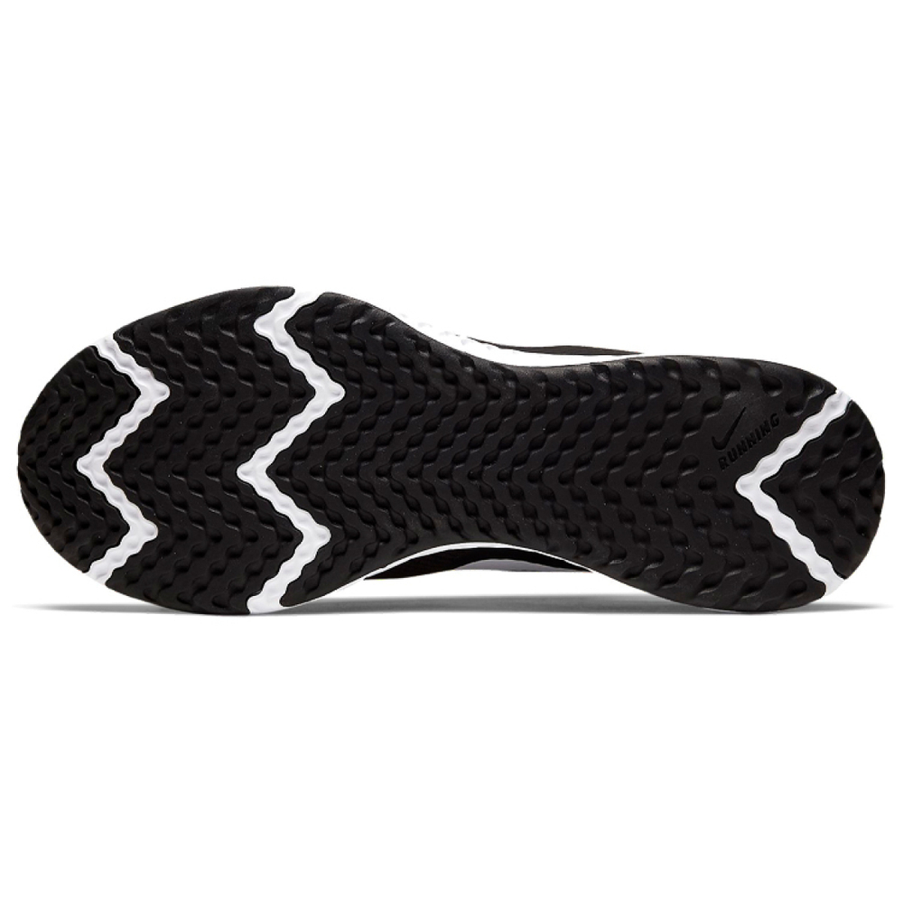 Nike REVOLUTION 5