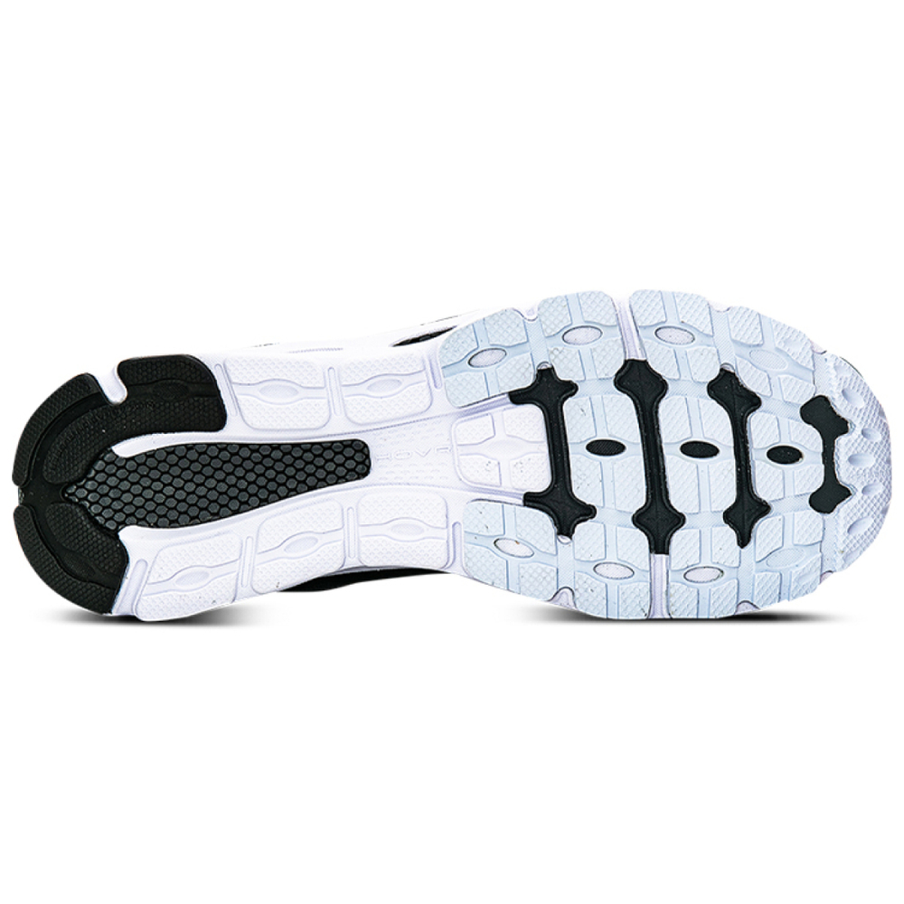 Under Armour Infinite 3 CN