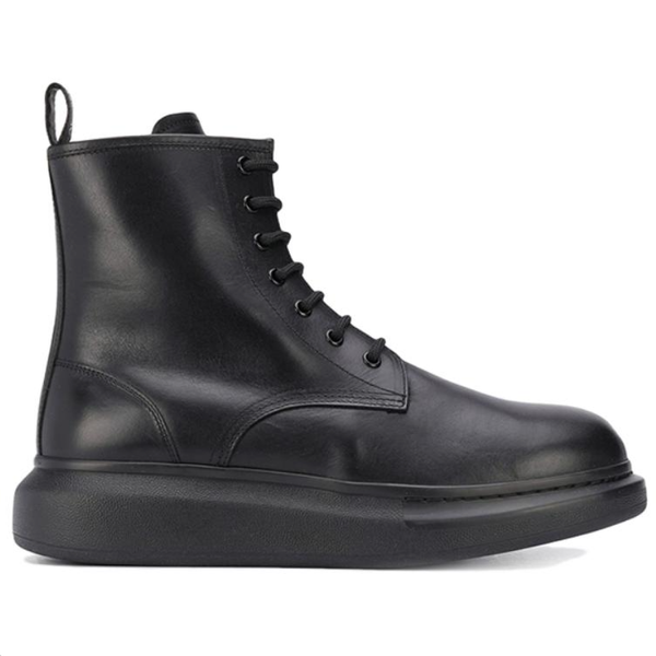 Alexander McQueen ·