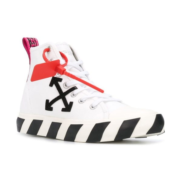 OFF-WHITE Top Sneaker