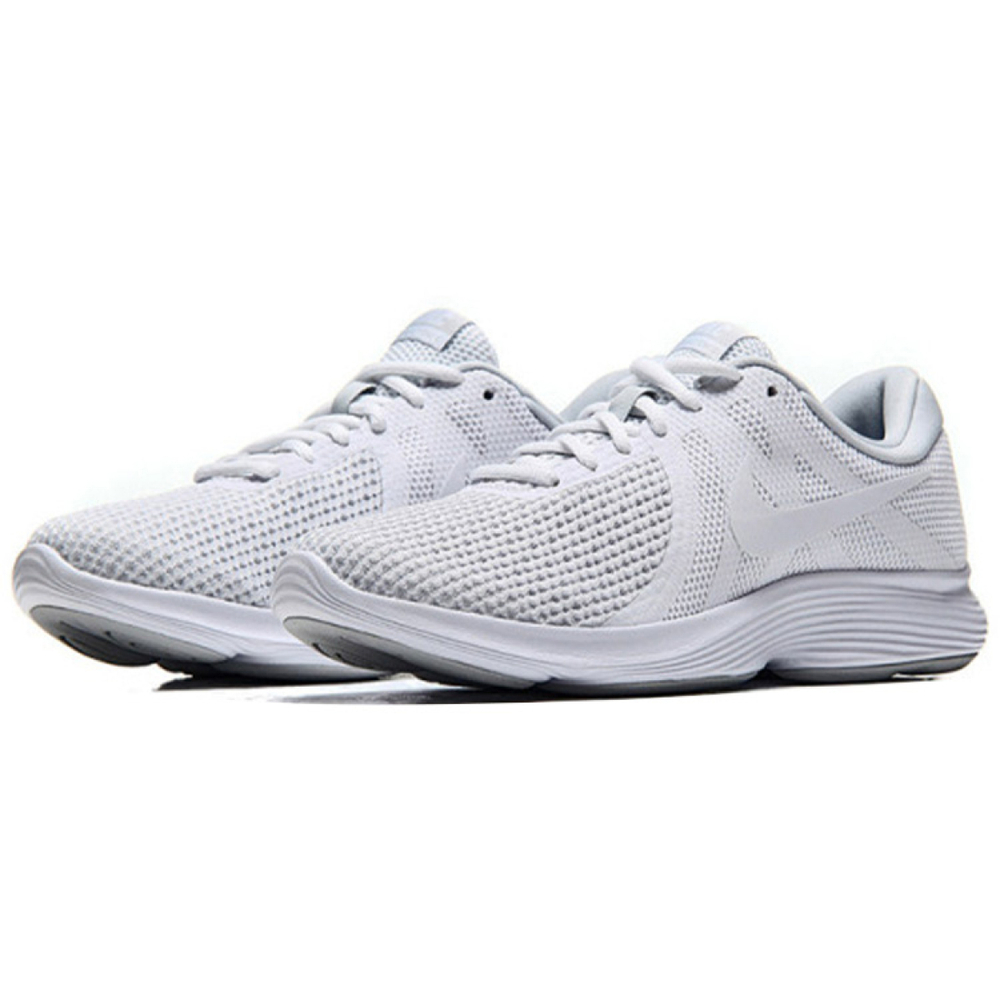 Nike REVOLUTION 4