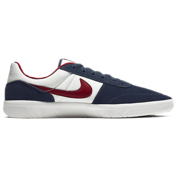 Nike SB Team Classic