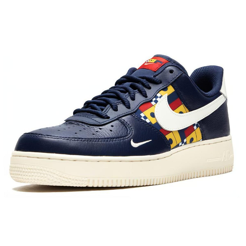 Nike Air Force 1 07 LV8