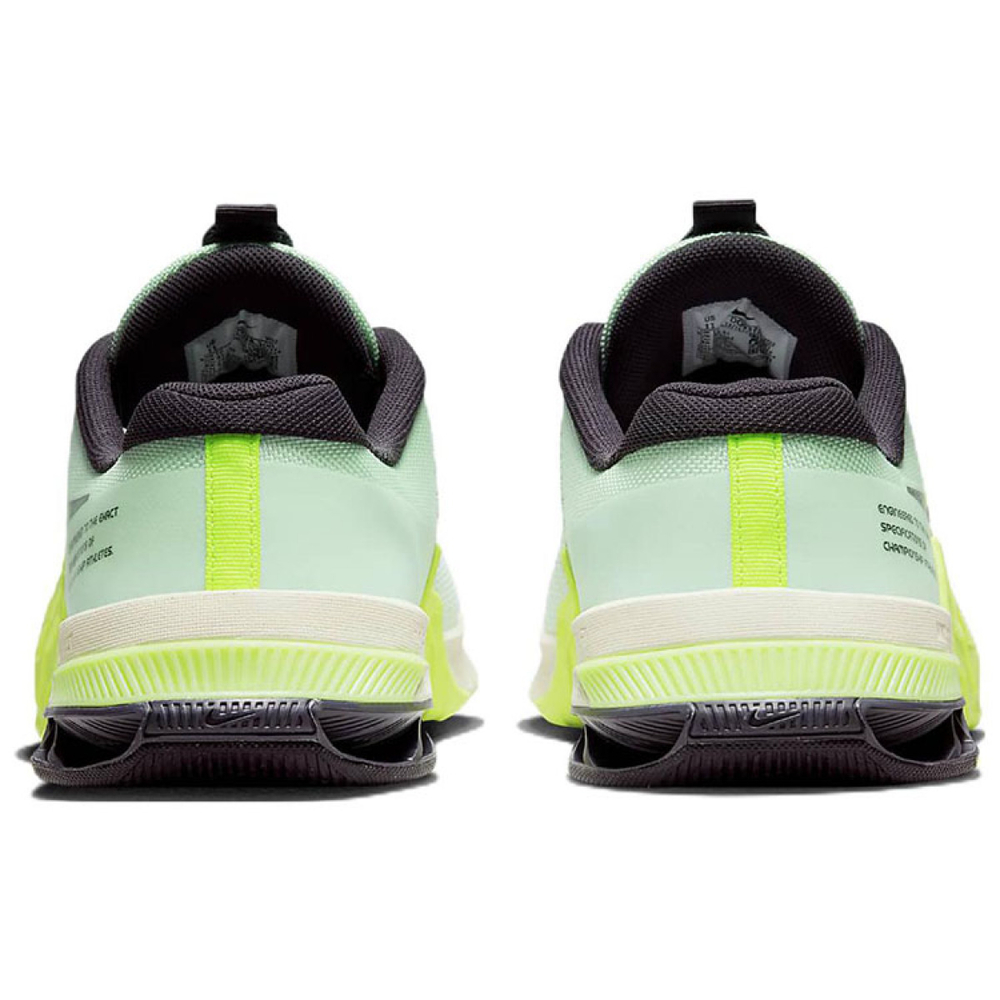 Nike Metcon 8 FlyEase