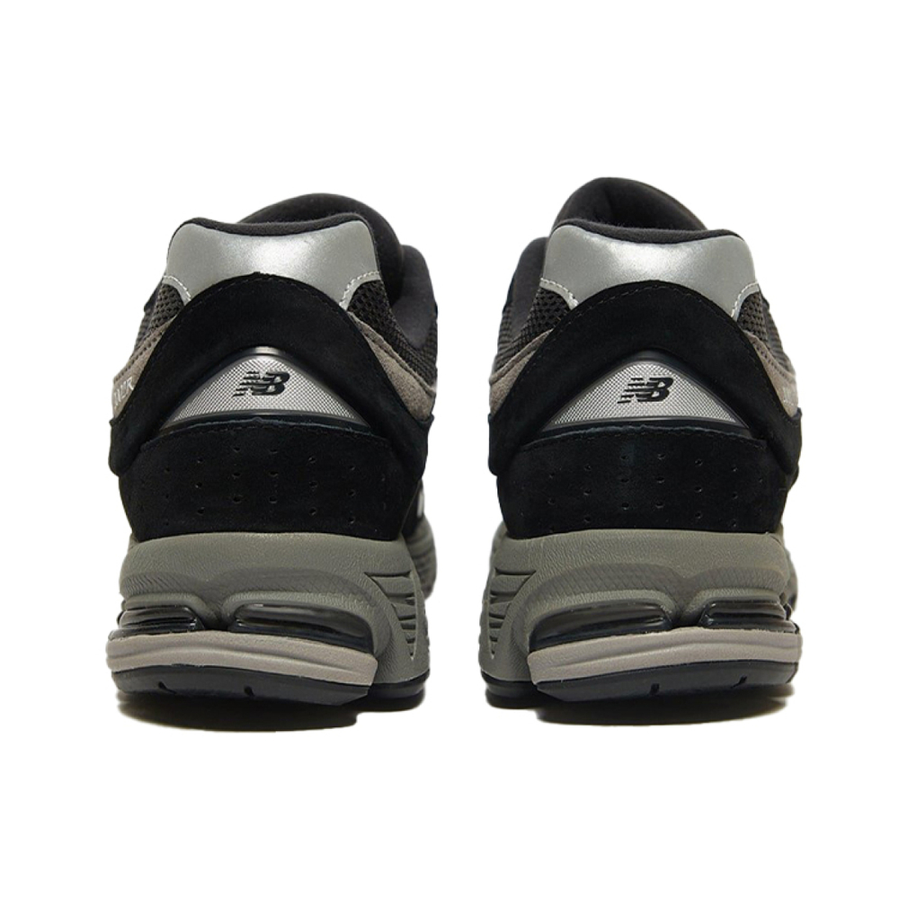 New Balance NB 2002R