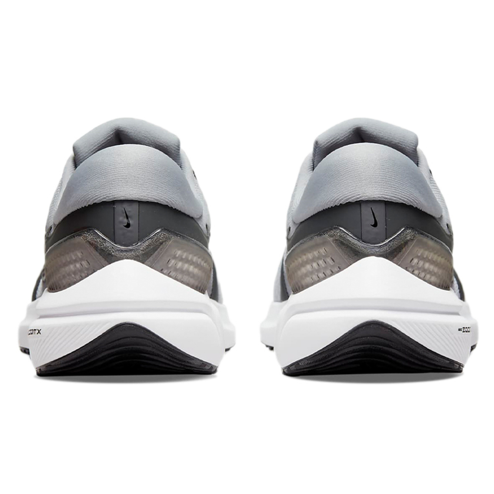Nike Air Zoom Vomero 16