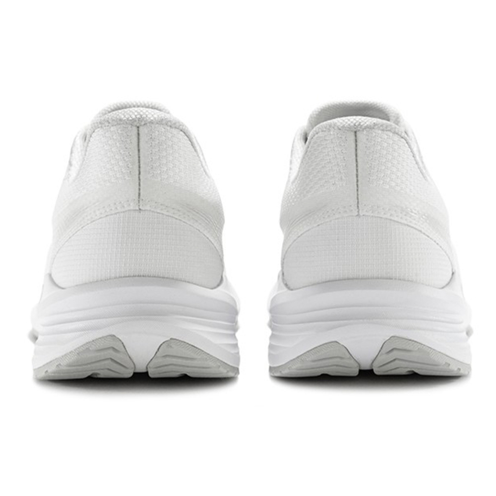 Saucony Striker 2