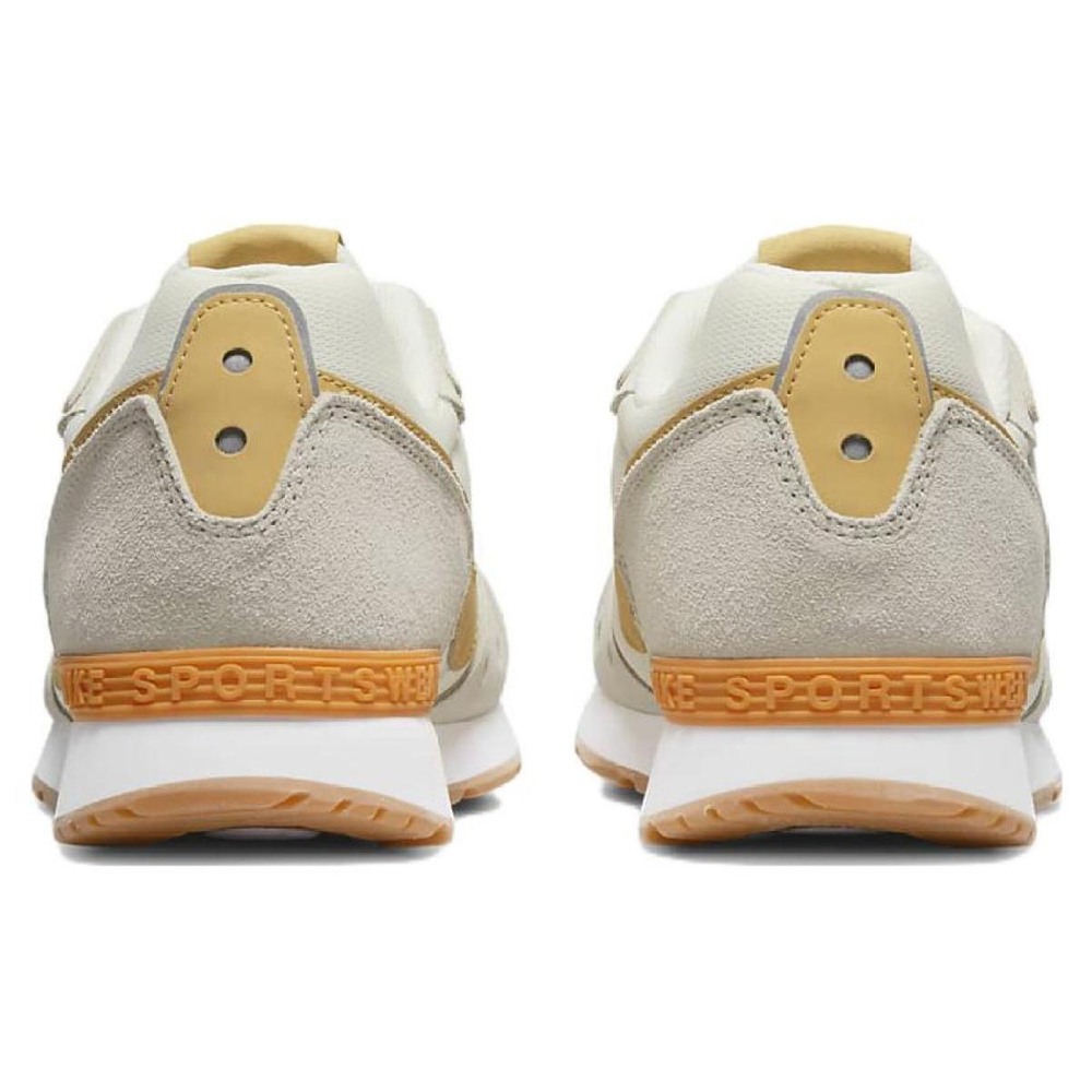 Nike Venture Runner