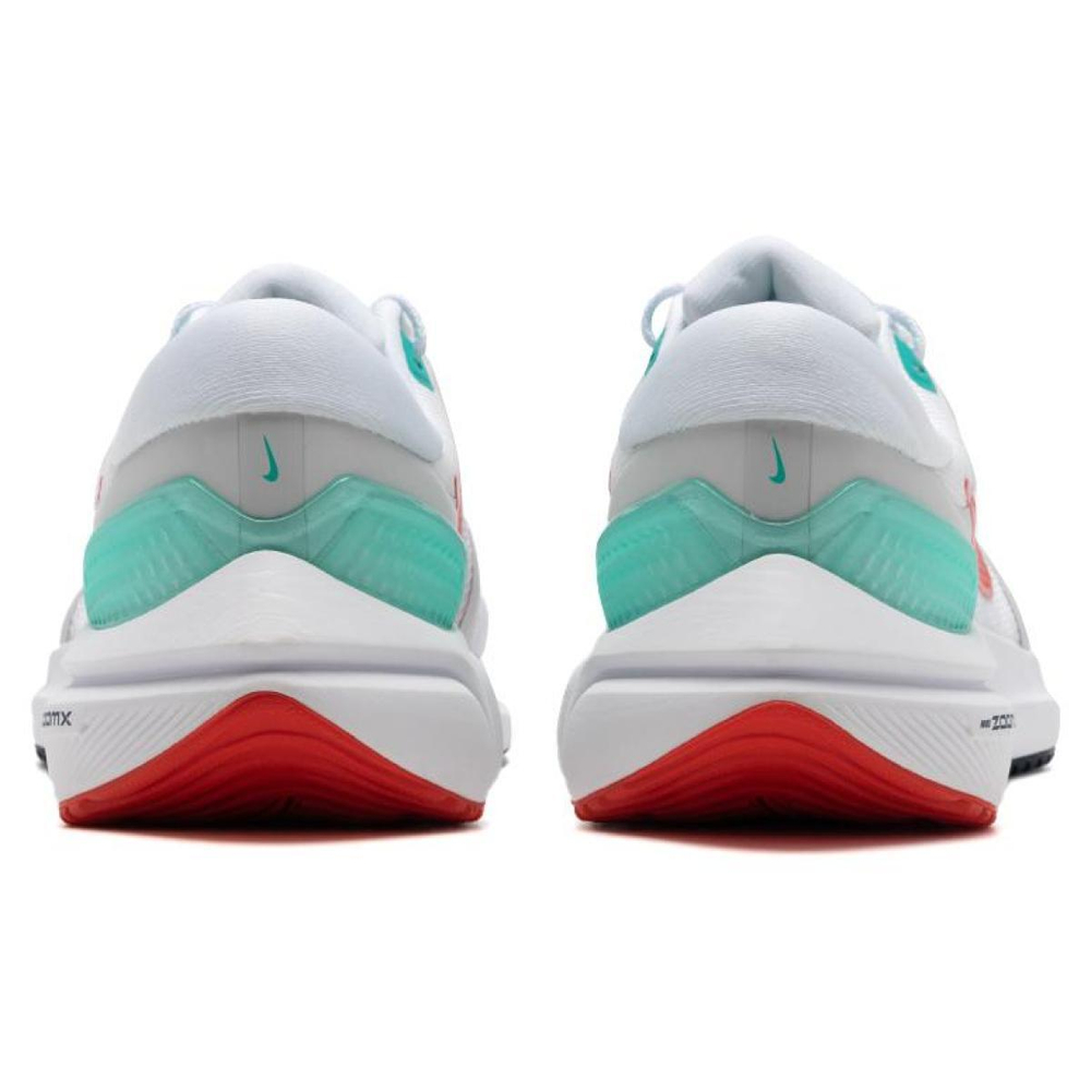Nike Air Zoom Vomero 16