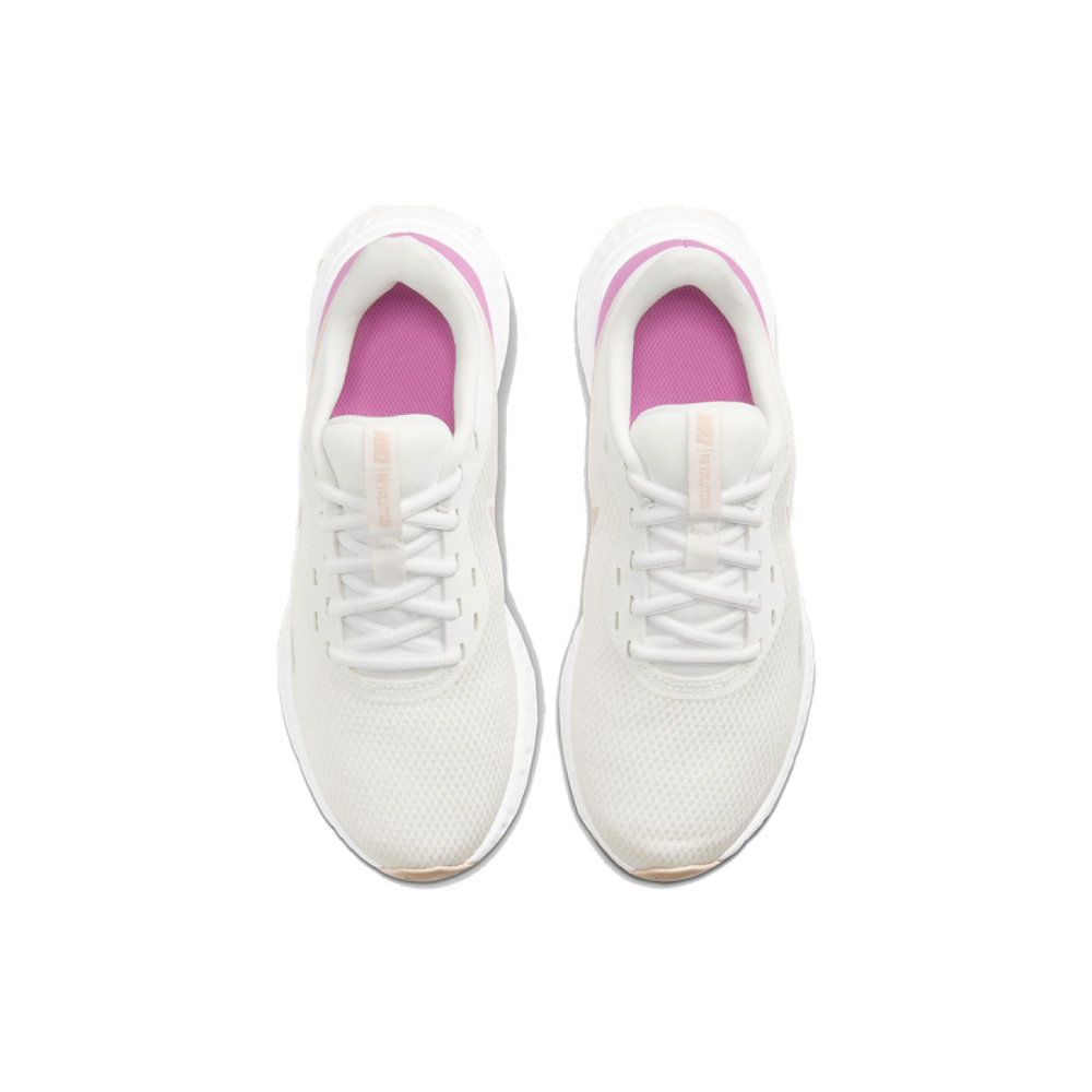 Nike REVOLUTION 5