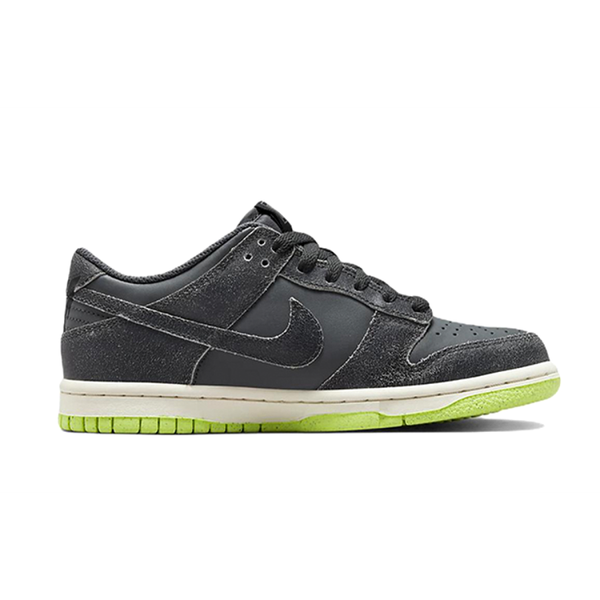 Nike Dunk SE "Halloween"