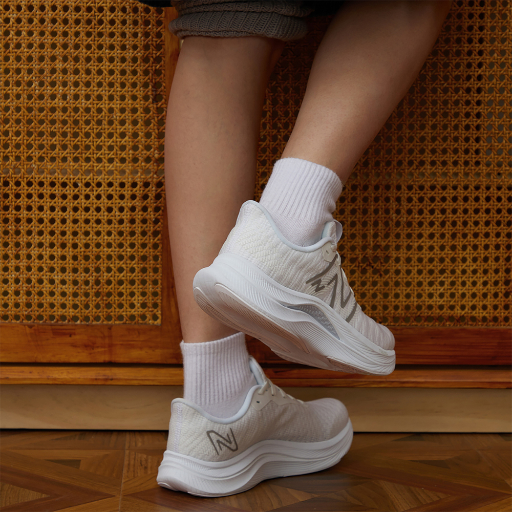 New Balance NB FuelCell Propel