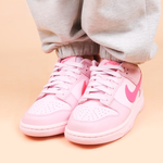 Nike Dunk Triple Pink