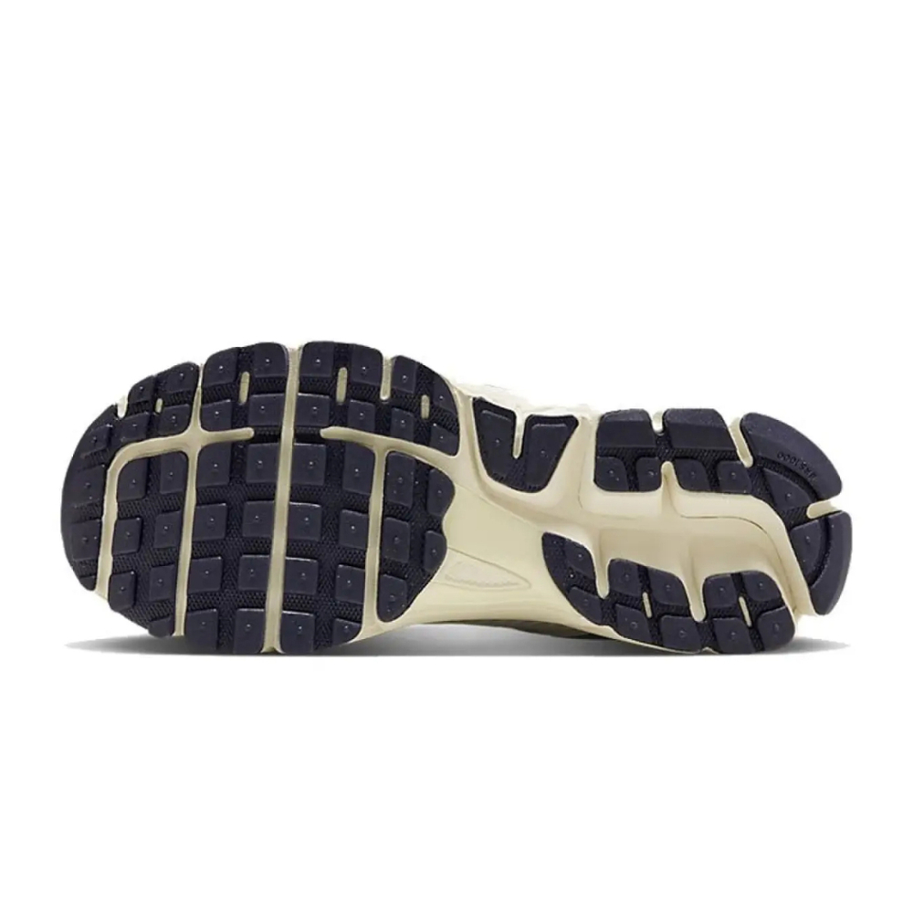 Nike Air Zoom Vomero 5