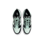 Nike Dunk barely green