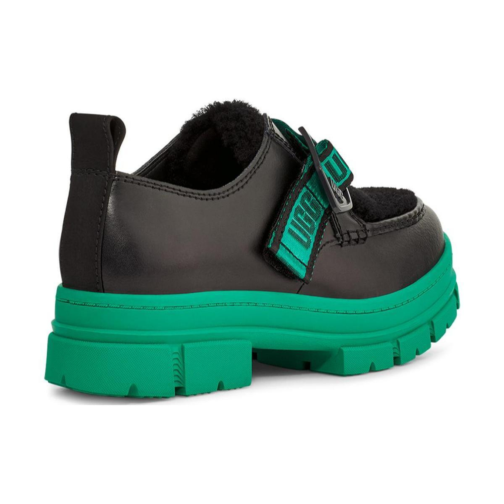 UGG