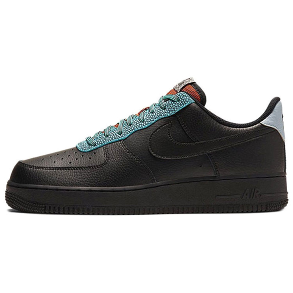 Nike Air Force 1 07 LV8