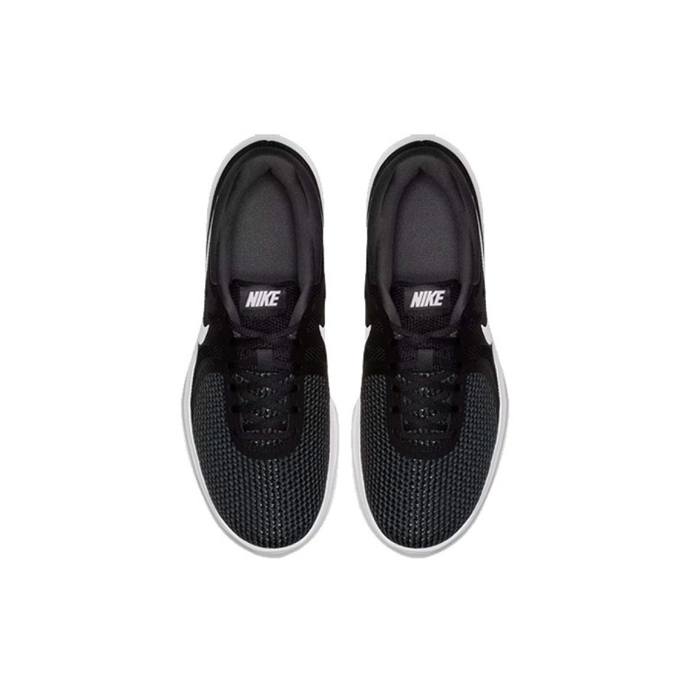 Nike REVOLUTION 4