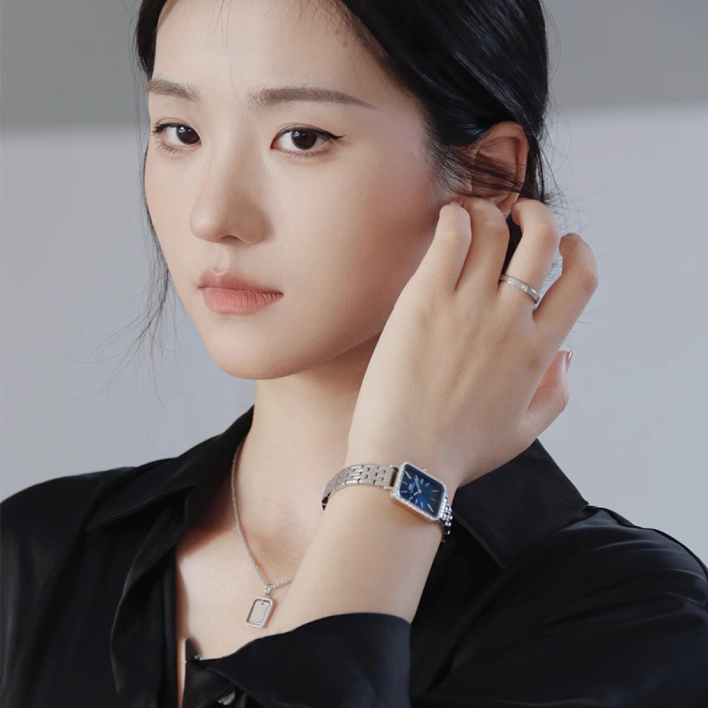【 】 Daniel Wellington