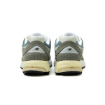 New Balance NB 2002R