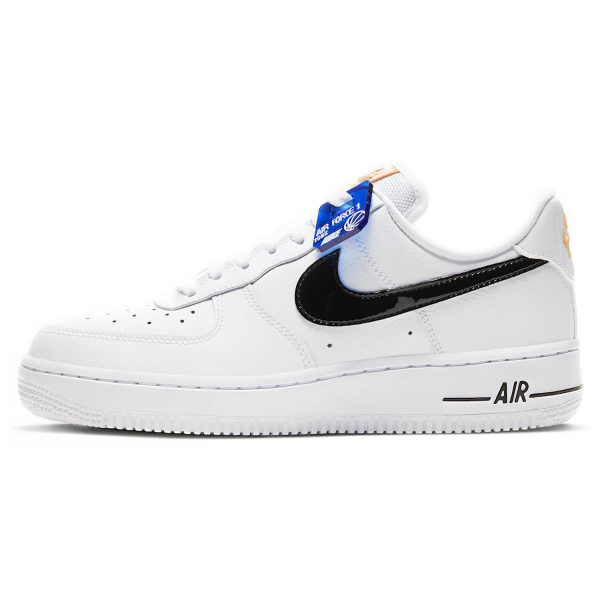 Nike Air Force 1 SE