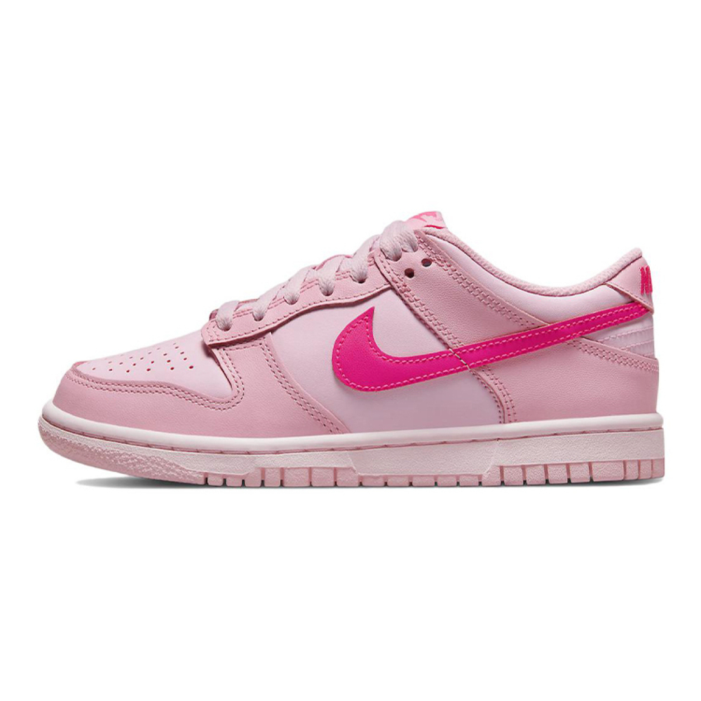 Nike Dunk Triple Pink