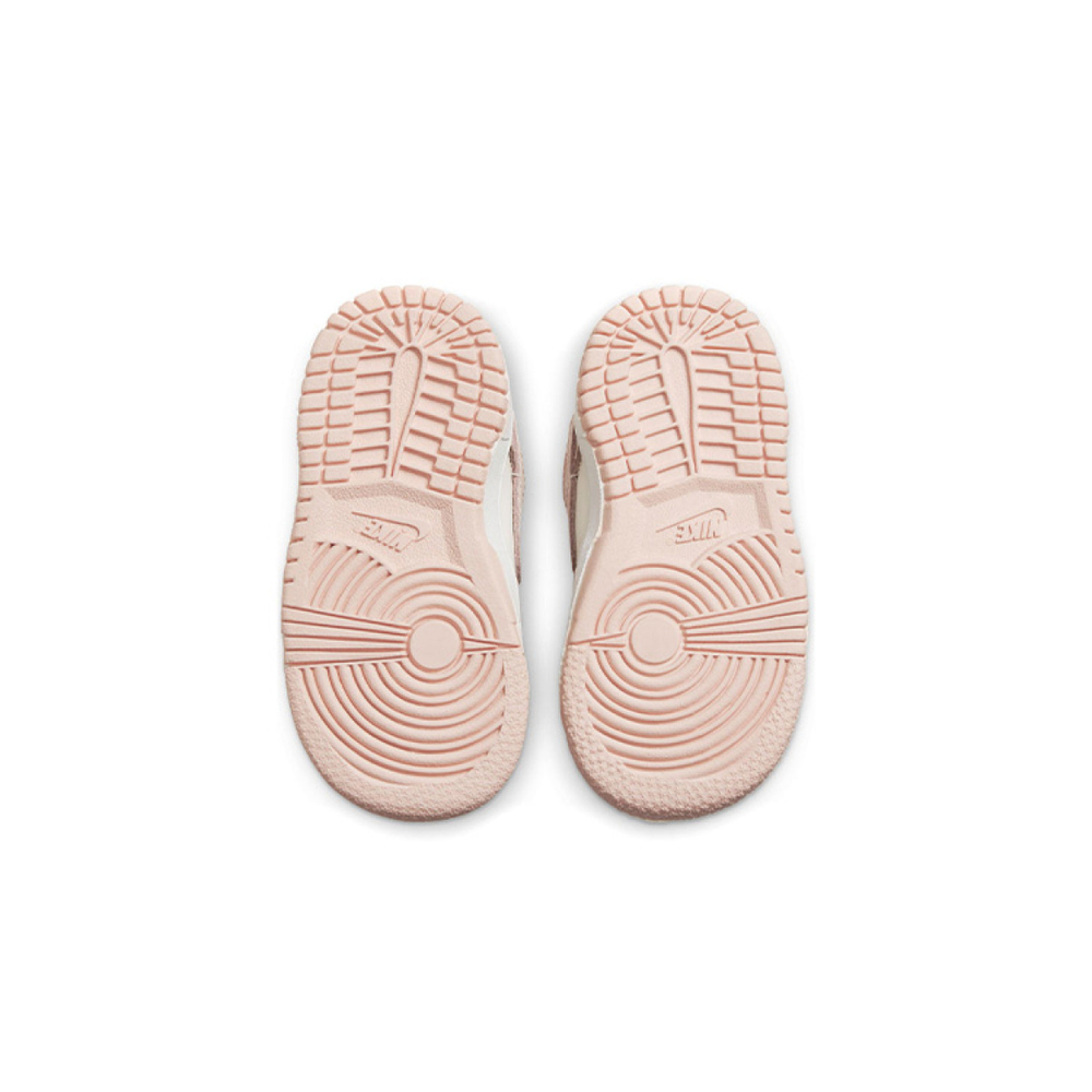 Nike Dunk "Orange Pearl"