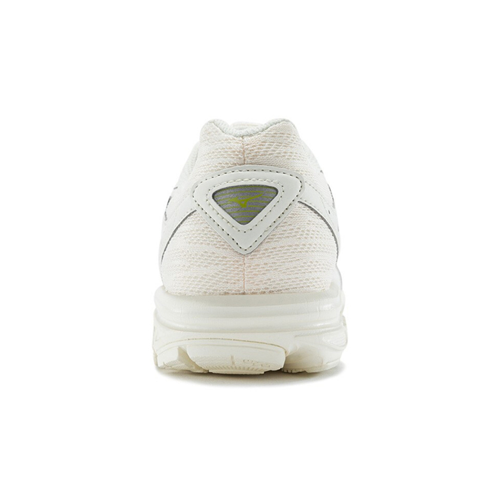 Mizuno Spark 3