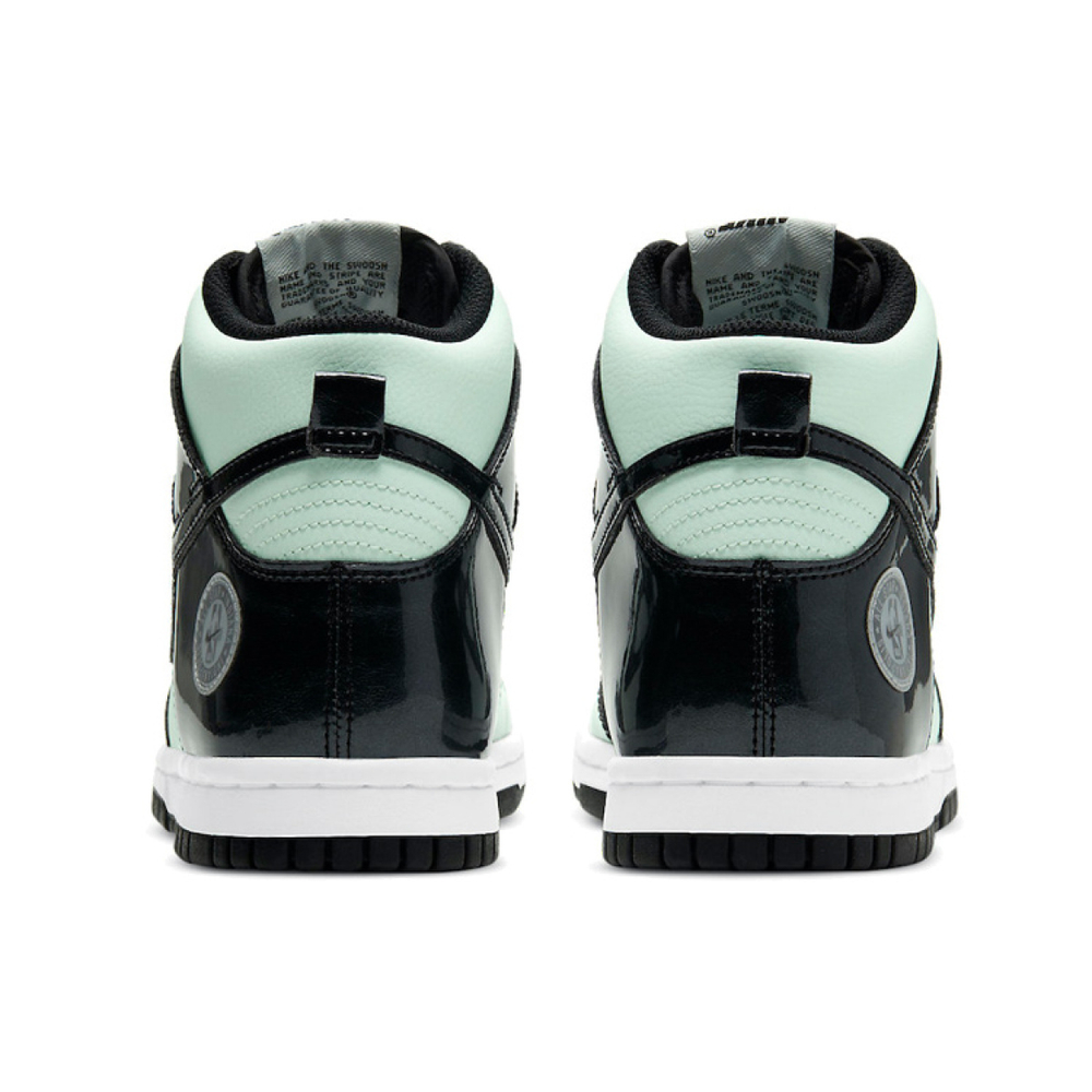 Nike Dunk barely green