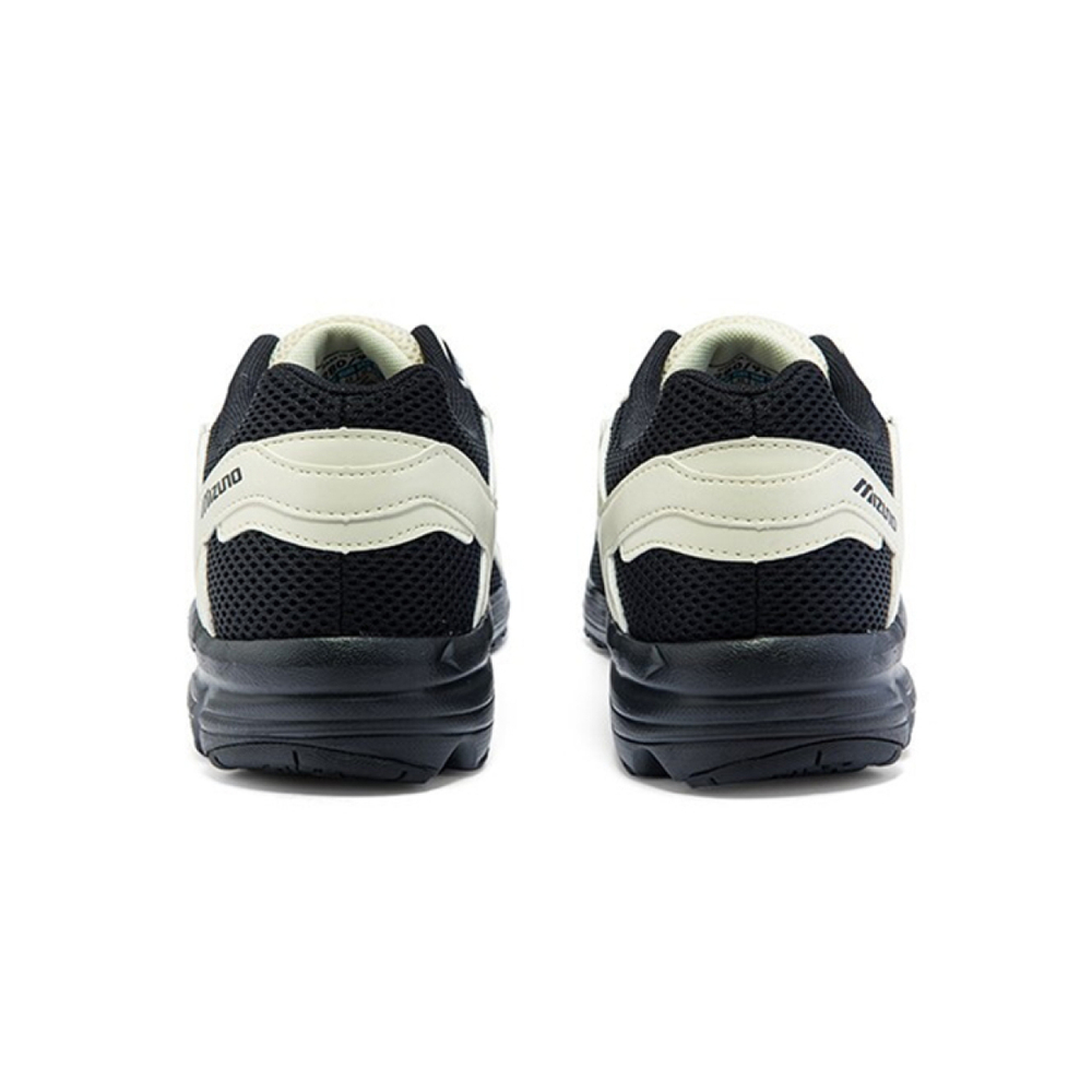 Mizuno Spark CN1