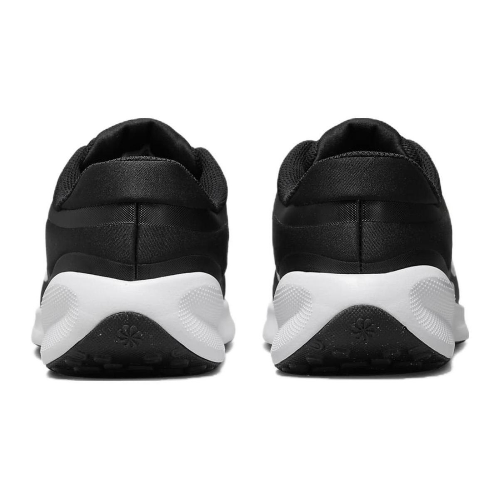 Nike REVOLUTION 7