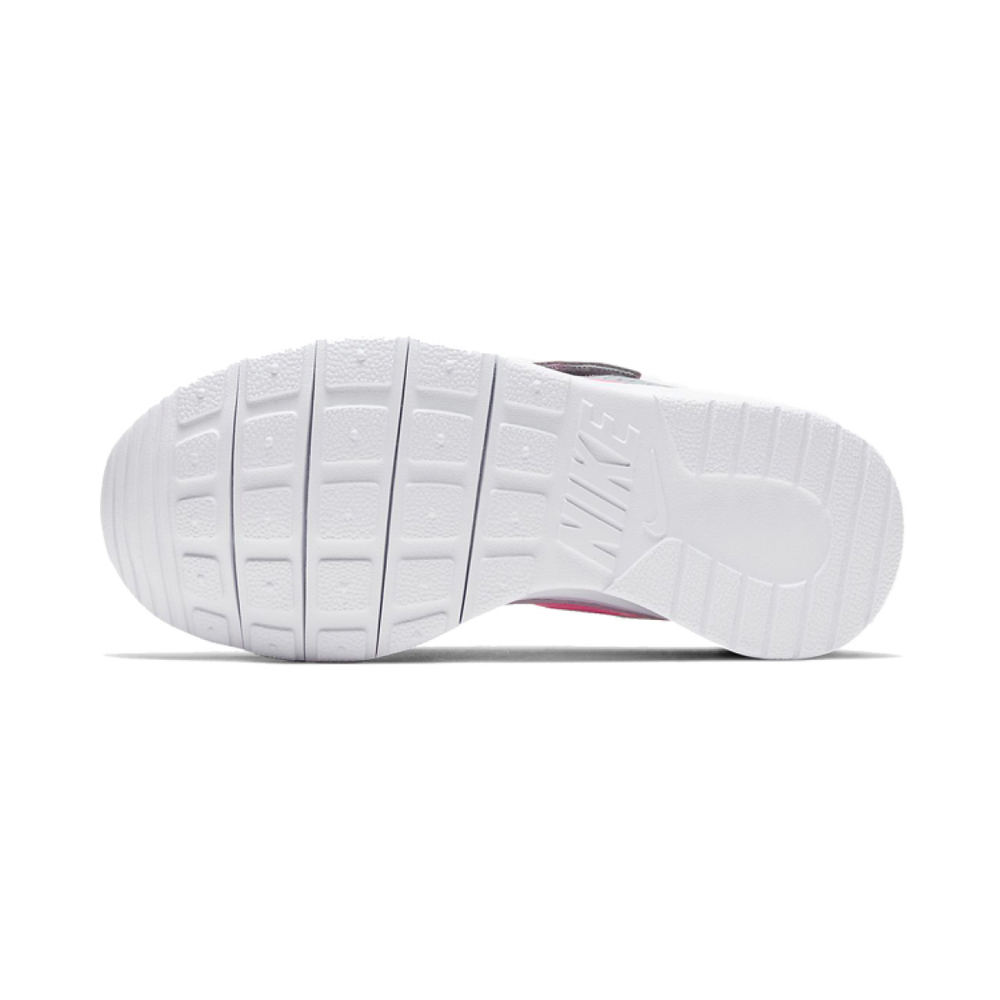 Nike Tanjun