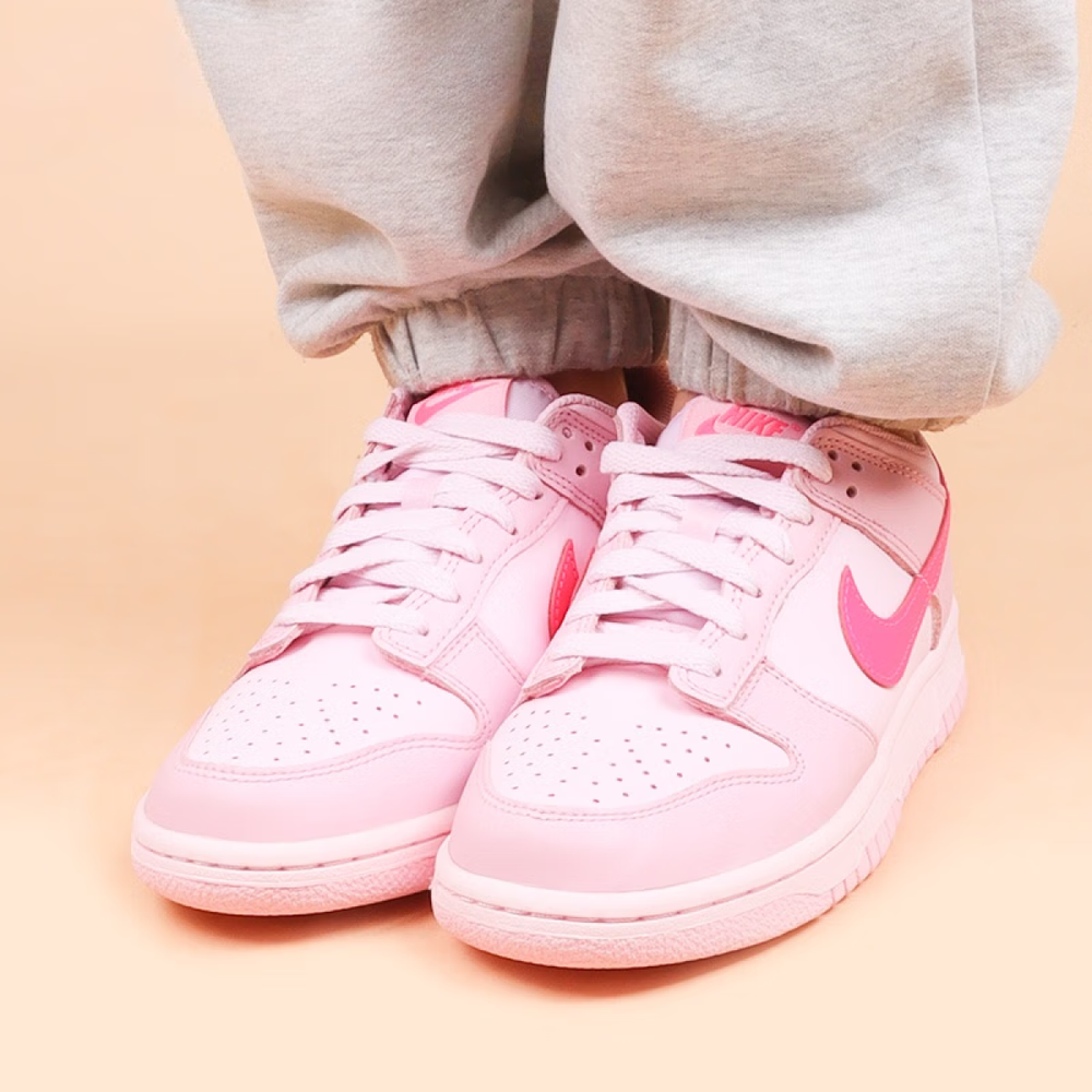 Nike Dunk Triple Pink