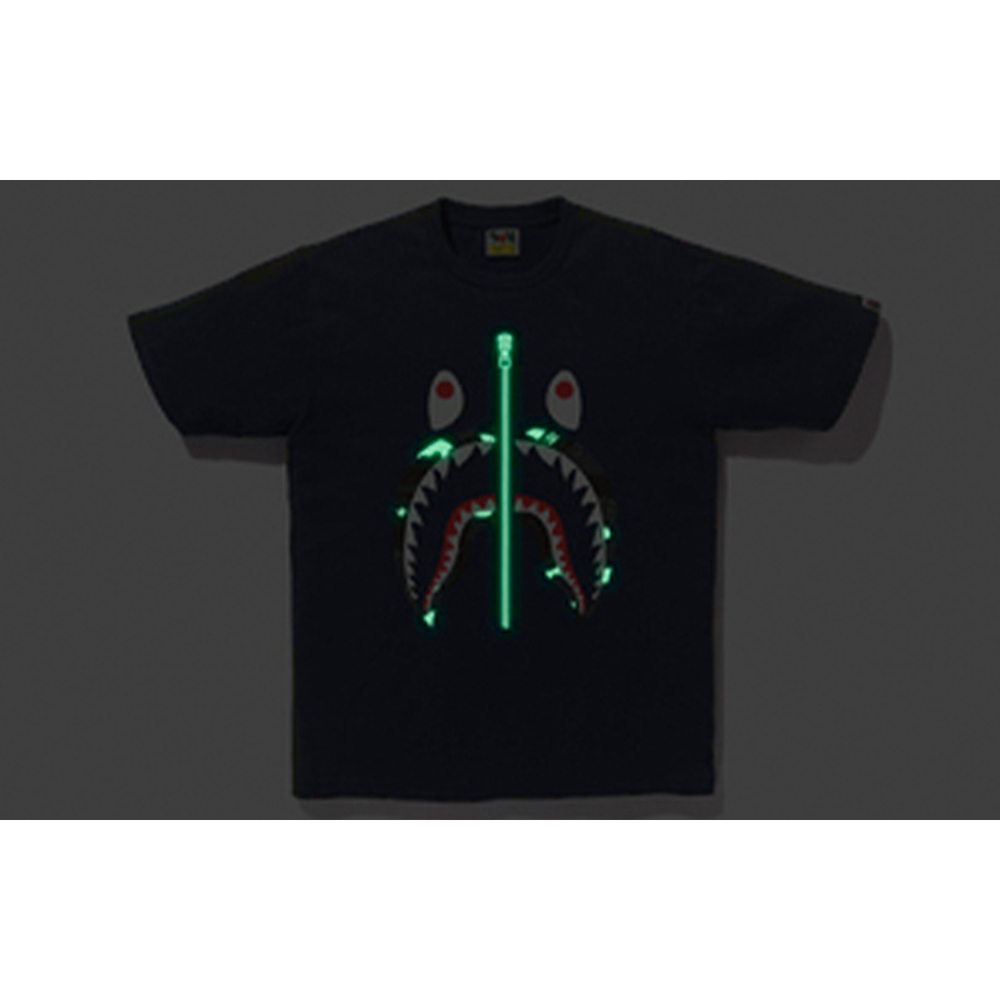 A BATHING APE T
