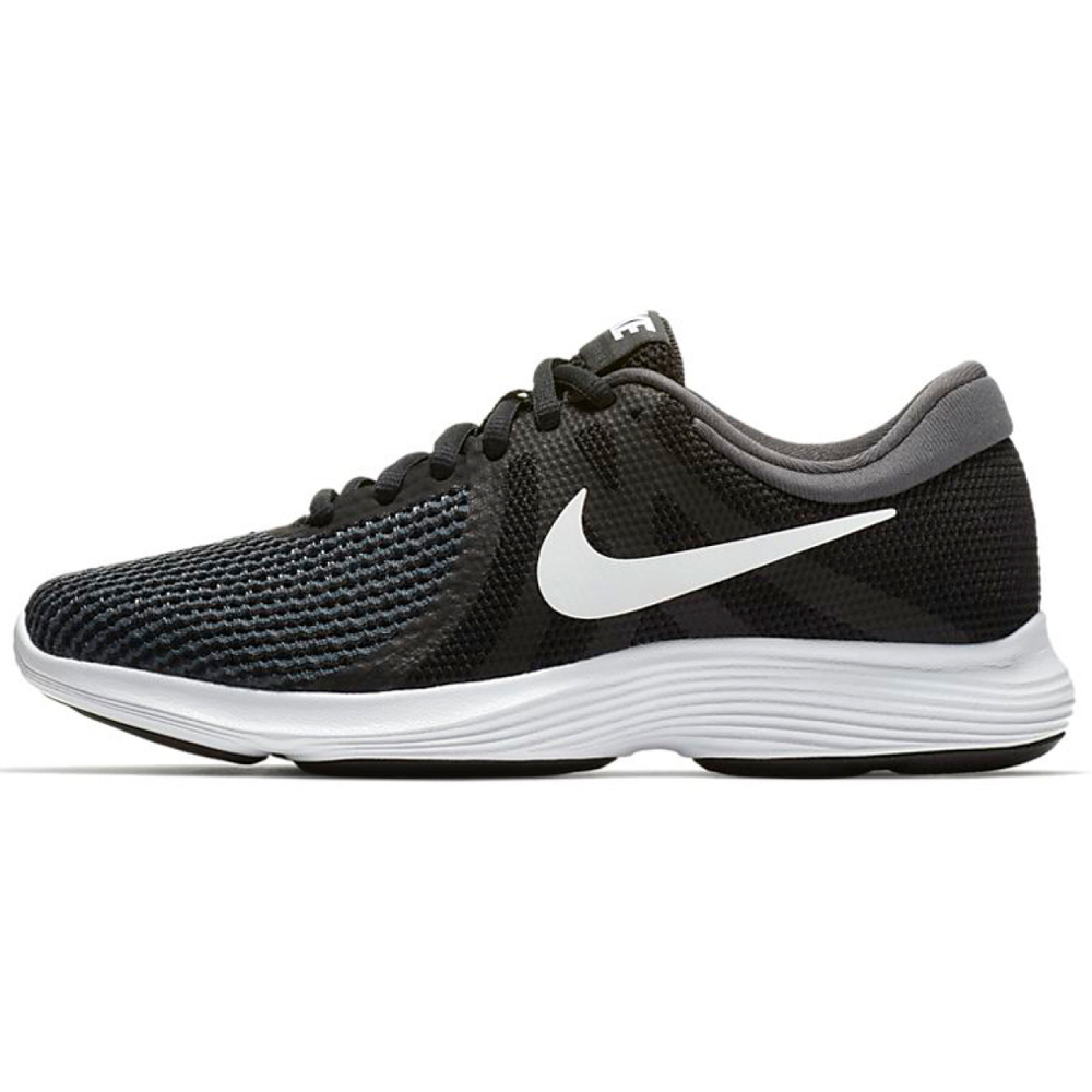 Nike REVOLUTION 4