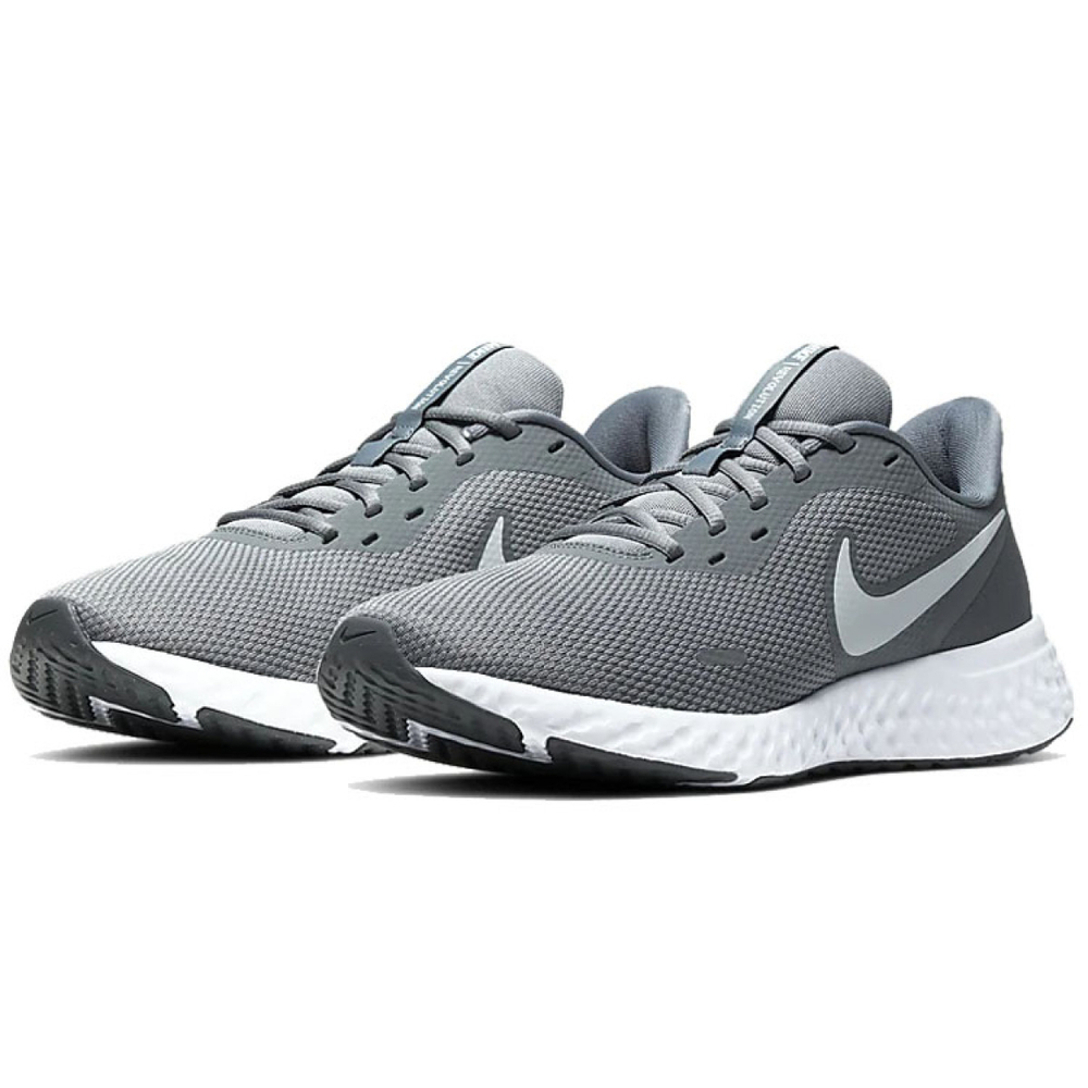 Nike REVOLUTION 5