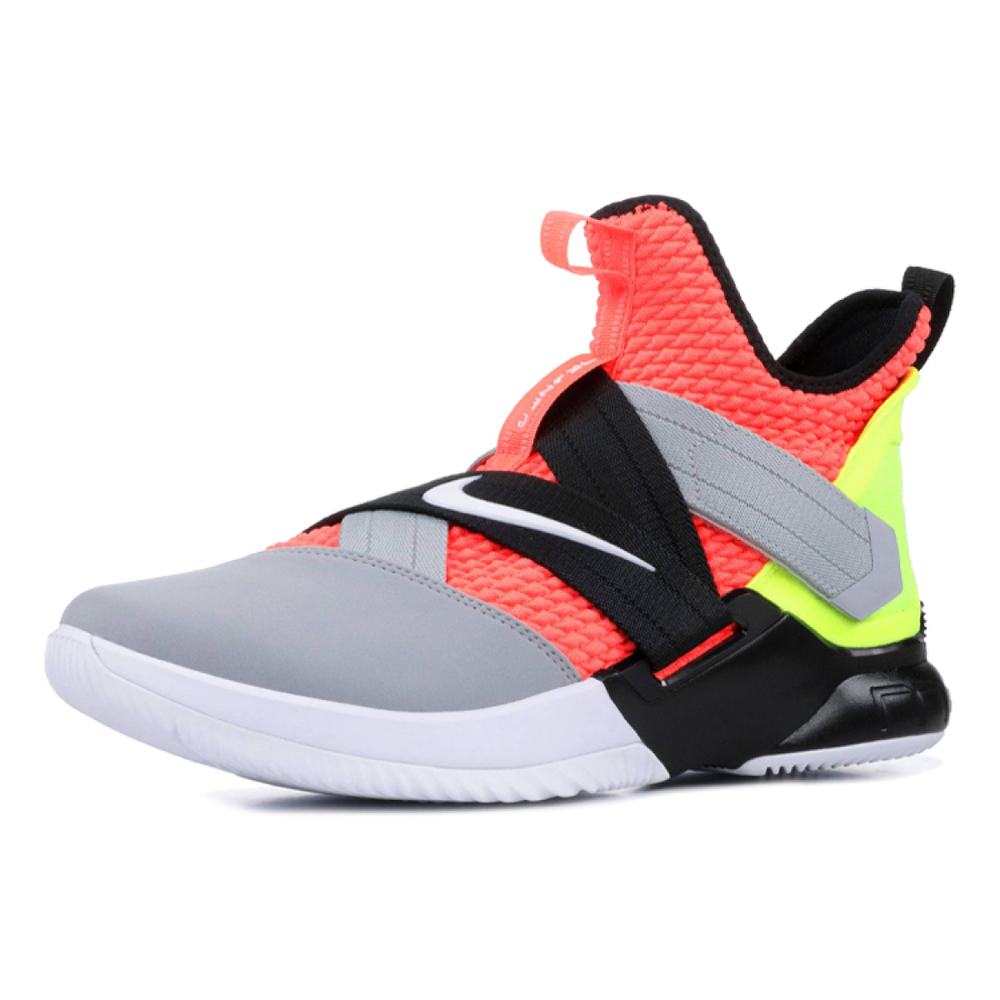Nike zoom soldier 12