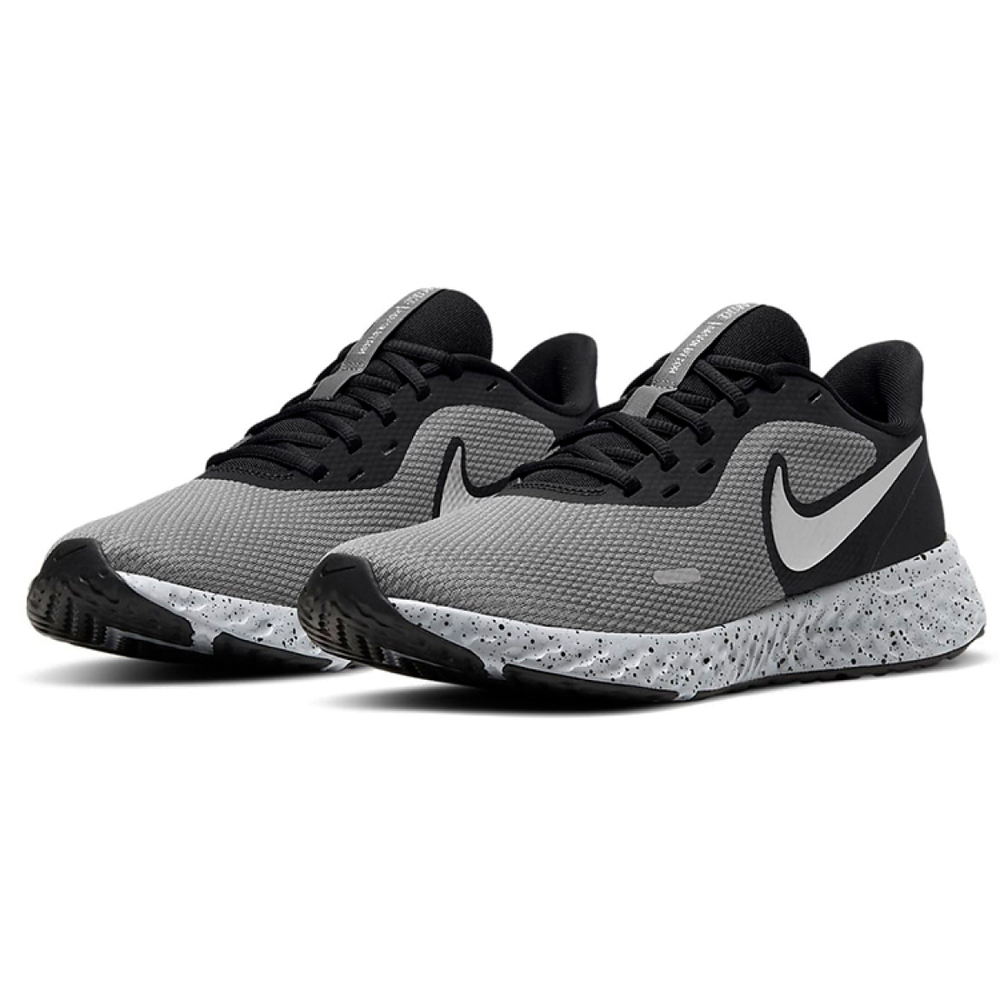 Nike REVOLUTION 5 Premium